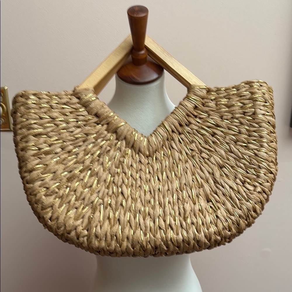 Elegant Tan Woven Handbag